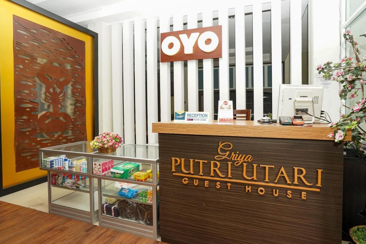 Oyo 282 Putri Utari Residence Malang Exterior foto